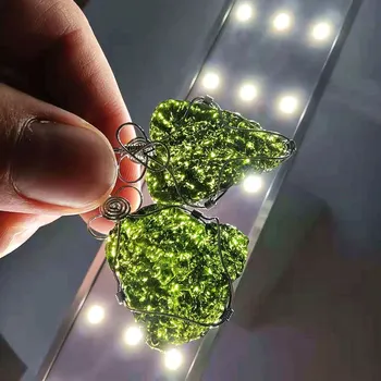 Verde Moldavite Checa Impactos De Meteoritos De Vidro Pedra Bruta Fio De Cobre De Tecelagem 001